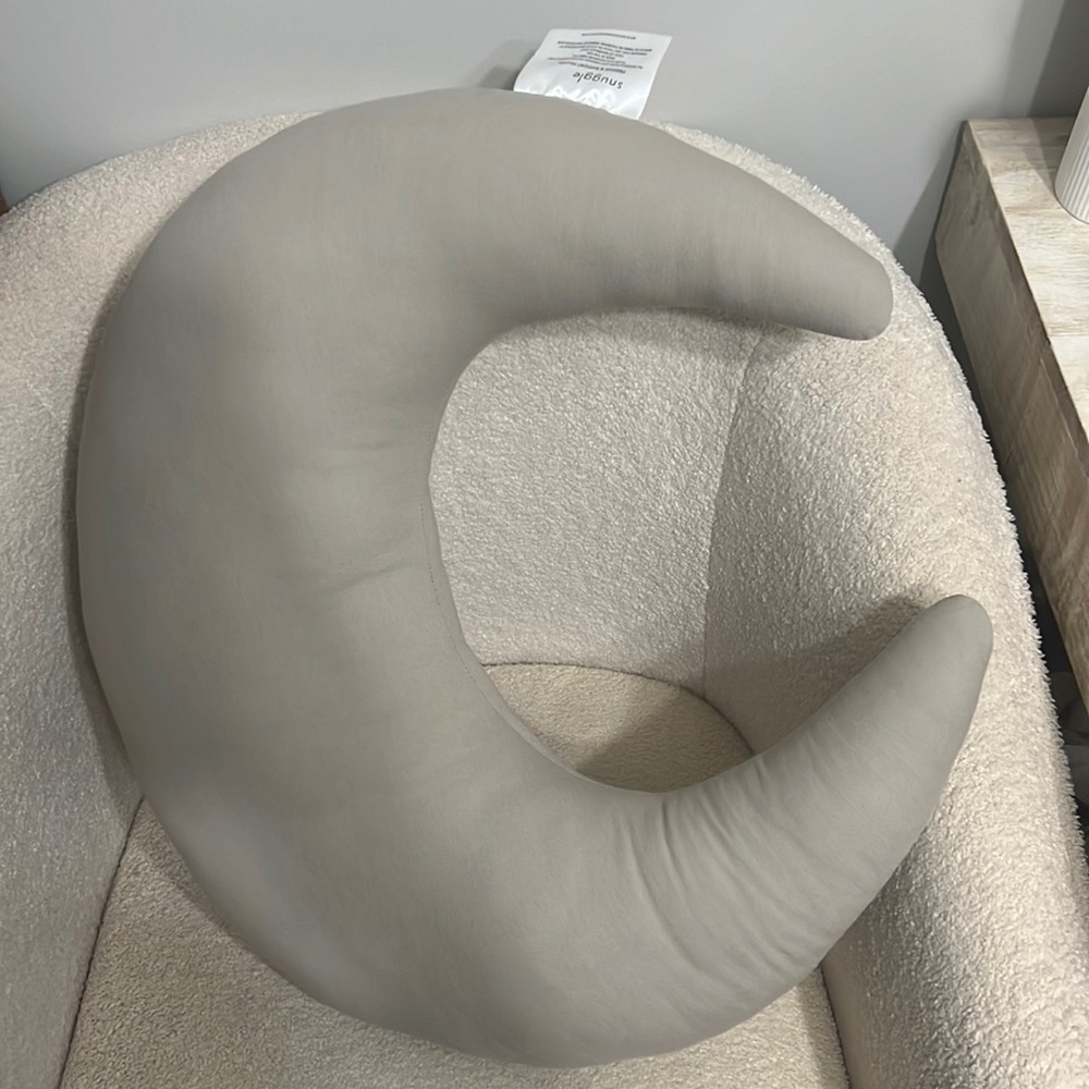 SnuggleMe Organic feeding pillow
